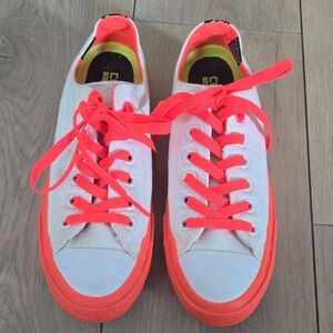 Converse Chuck Taylor II All Star  Lunarlon Ox White/Lava Men's 5.5 Women's 7.5